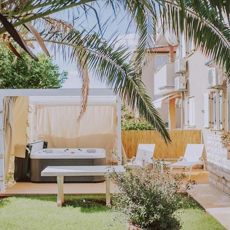 Apartman Hola Новиград Екстериор снимка