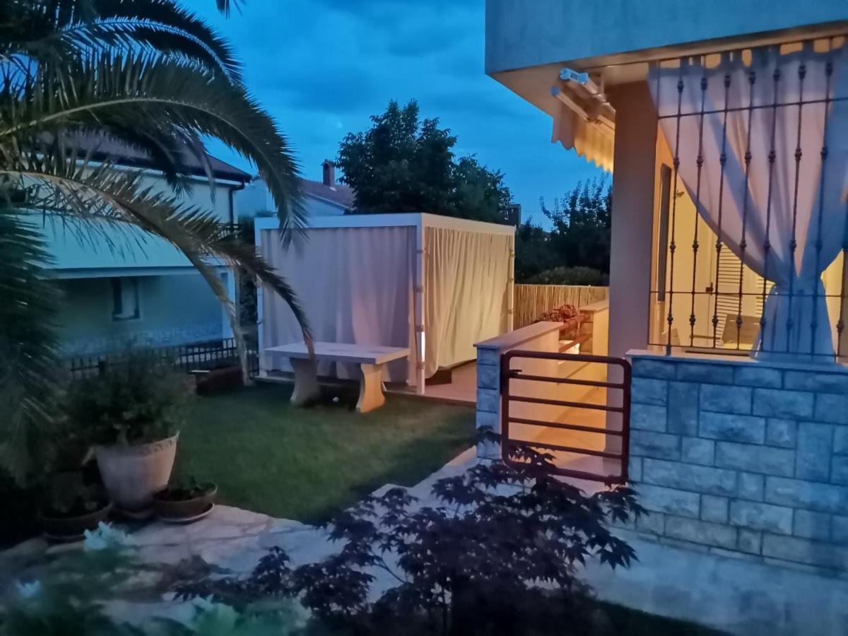 Apartman Hola Новиград Екстериор снимка