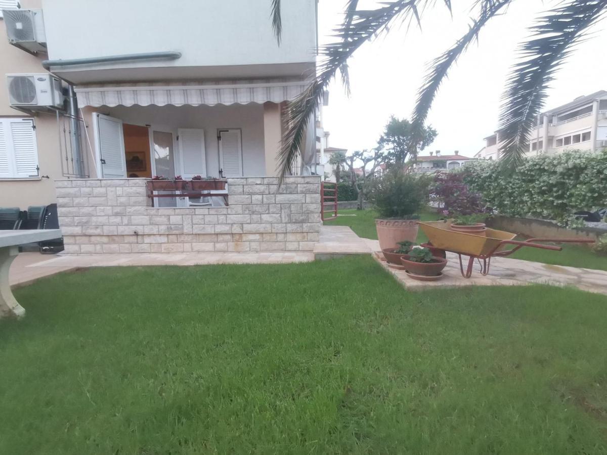 Apartman Hola Новиград Екстериор снимка