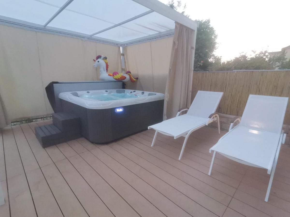 Apartman Hola Новиград Екстериор снимка