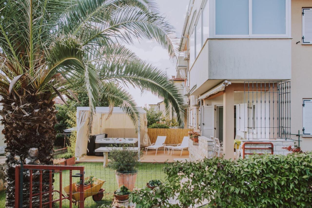 Apartman Hola Новиград Екстериор снимка