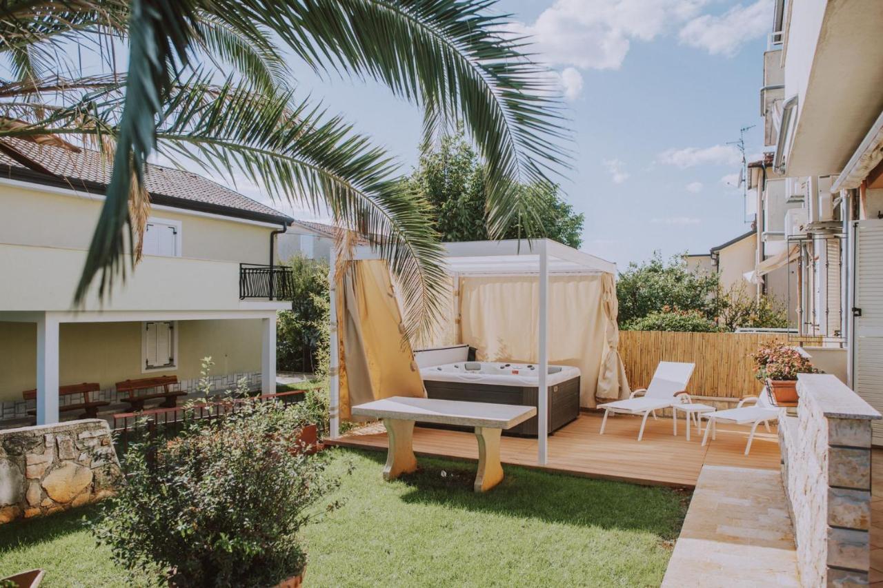 Apartman Hola Новиград Екстериор снимка