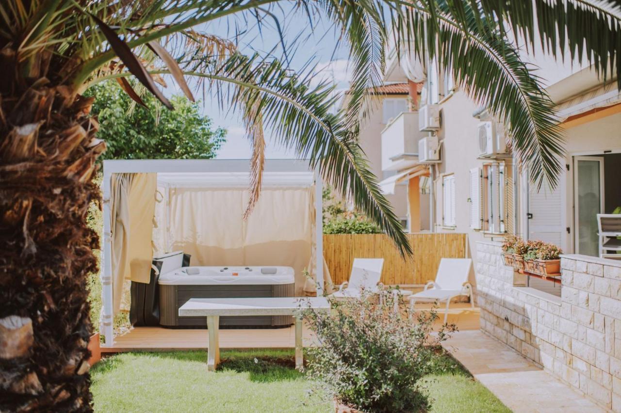 Apartman Hola Новиград Екстериор снимка
